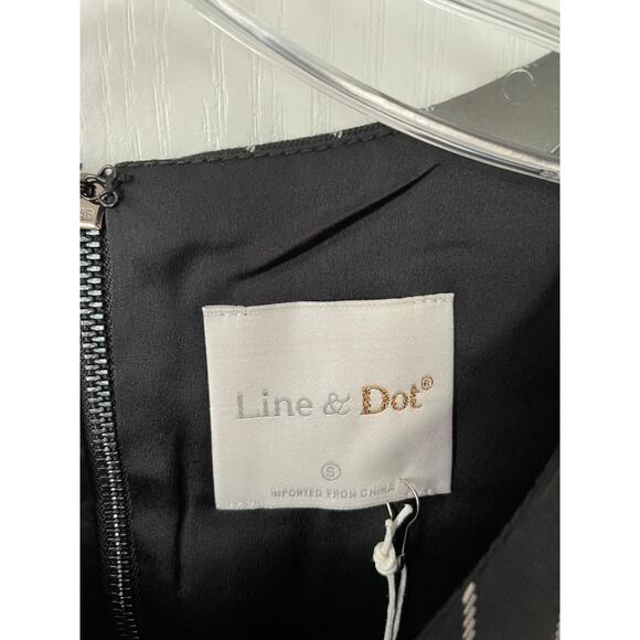 Line & Dot Revolve Pinstripe Dress Pleated Black Size Small New - Picture 7 of 9